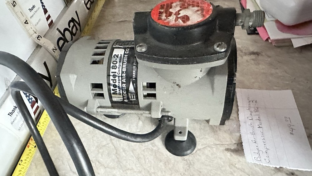 Badger Whirlwind Airbrush Compressor  MODEL 80-2 DIAPHRAGM COMPRESSOR