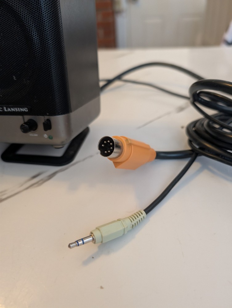 Altec Lansing 221 3-Piece Set Wired Computer Desktop Speaker System - Tested