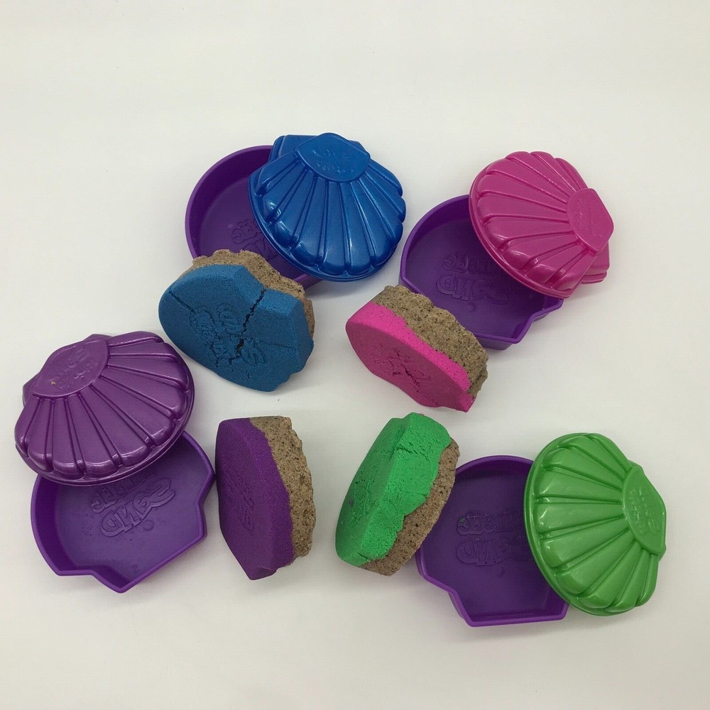 Spin Master Kinetic Sand Seashell Assorted Colors. Learn and Play. For ages 3+