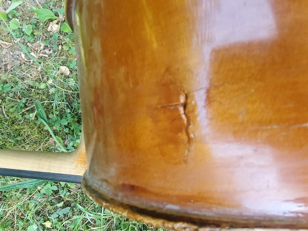 old Cello, needs repair!