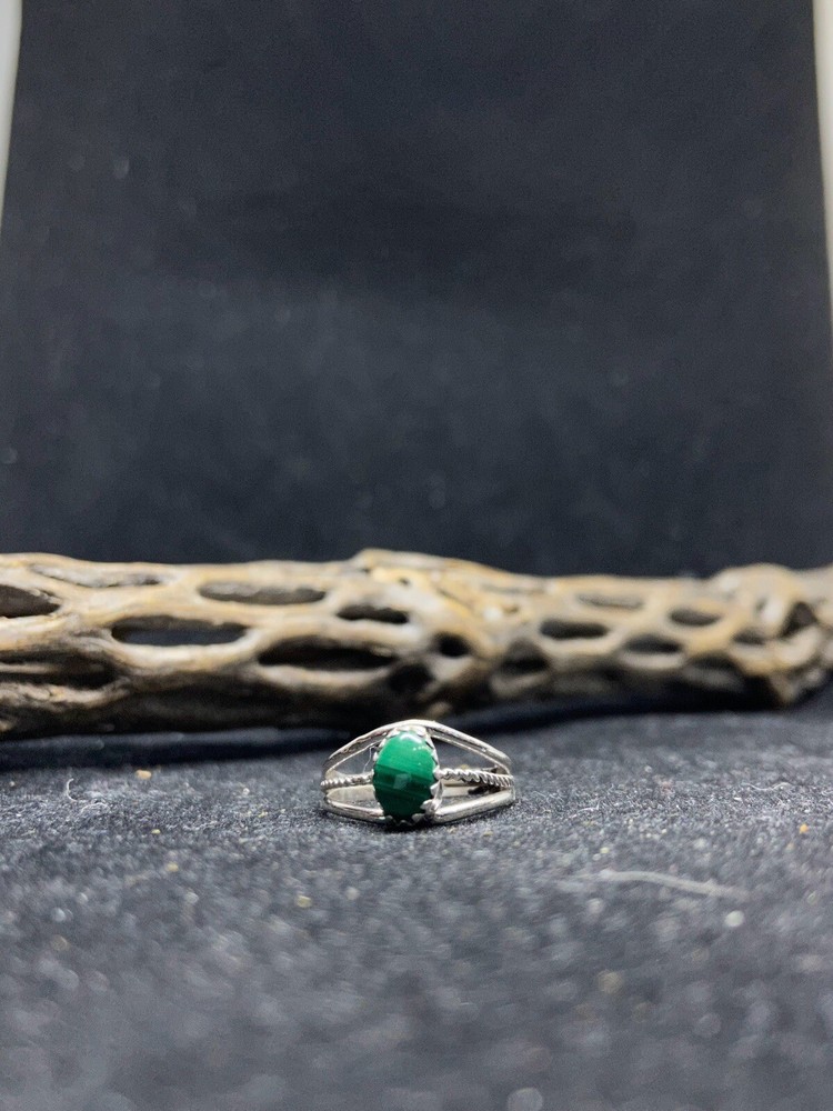 Native American Navajo malachite Sterling Silver Ring Size 5