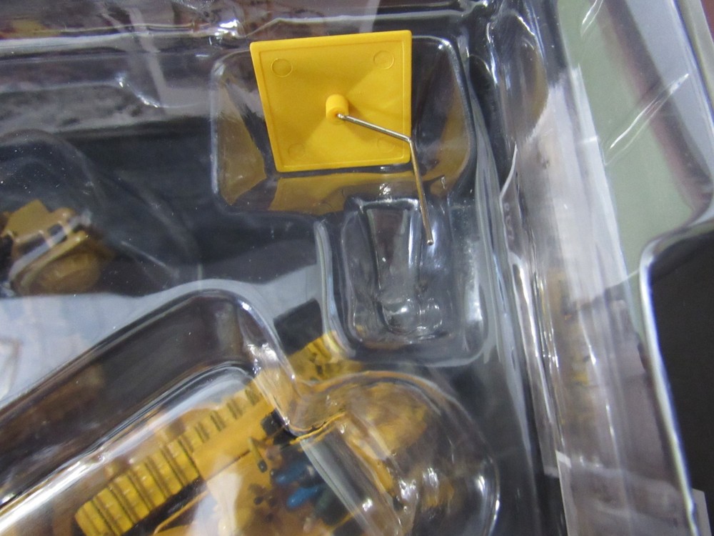 DIECAST MASTERS 1/50 EVOLUTION SERIES CATERPILLAR TRACK TYPE TRACTOR SET - NIB