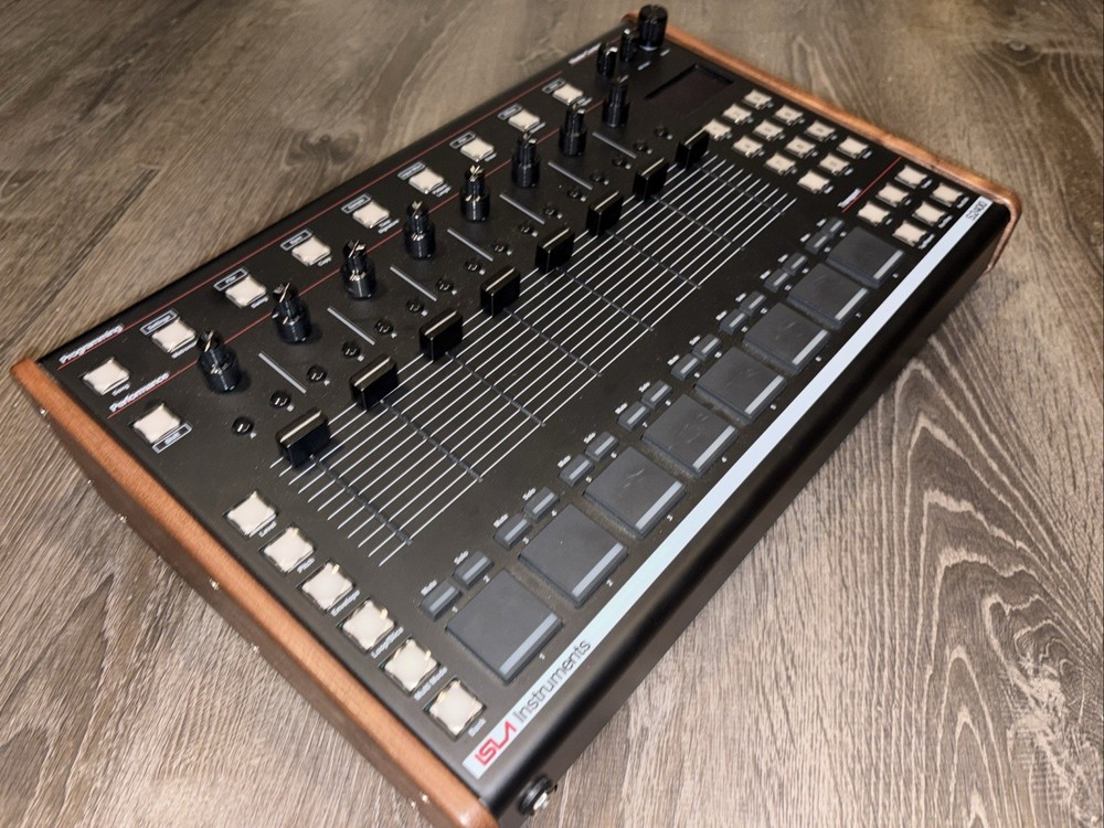 Isla Instruments S2400 Sampling Drum Machine