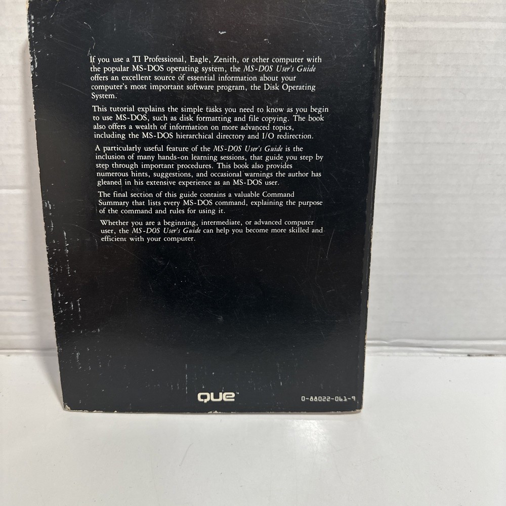 Microsoft's MS-DOS User's Reference Guide 1984 Que Vintage Computer