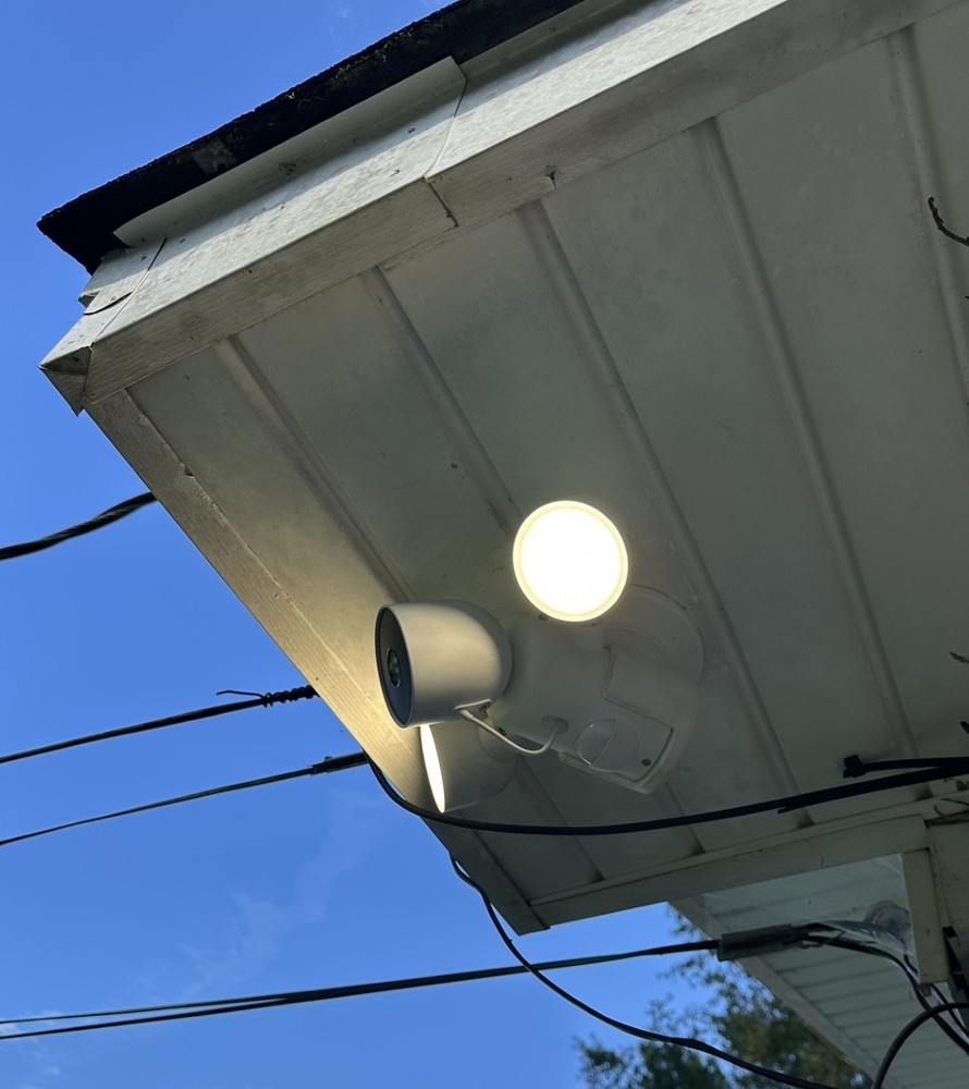 Google Nest Floodlight Camera Mount – 90° Eave / Wall Bracket – Outdoor Adapter