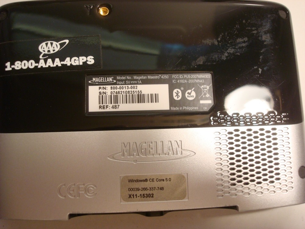 Magellan Maestro 4250 Black 4.3" Touchscreen Bluetooth GPS Navigator Bundle