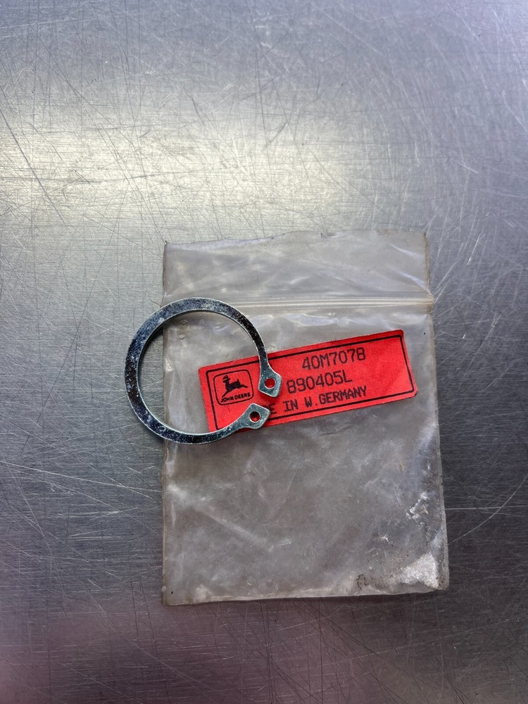 40M7078   Genuine OEM  John Deere    SNAP RING