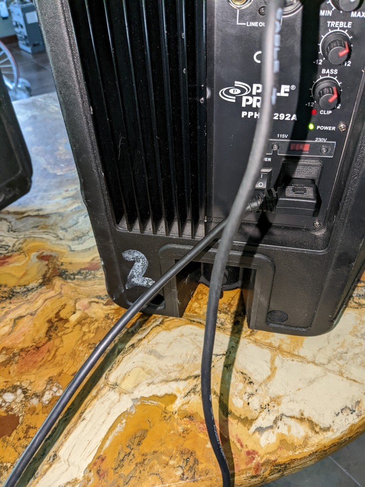 PylePro (PPHP1292A)      Powered 12'' Two-Way Plastic Molded Loudspeaker  