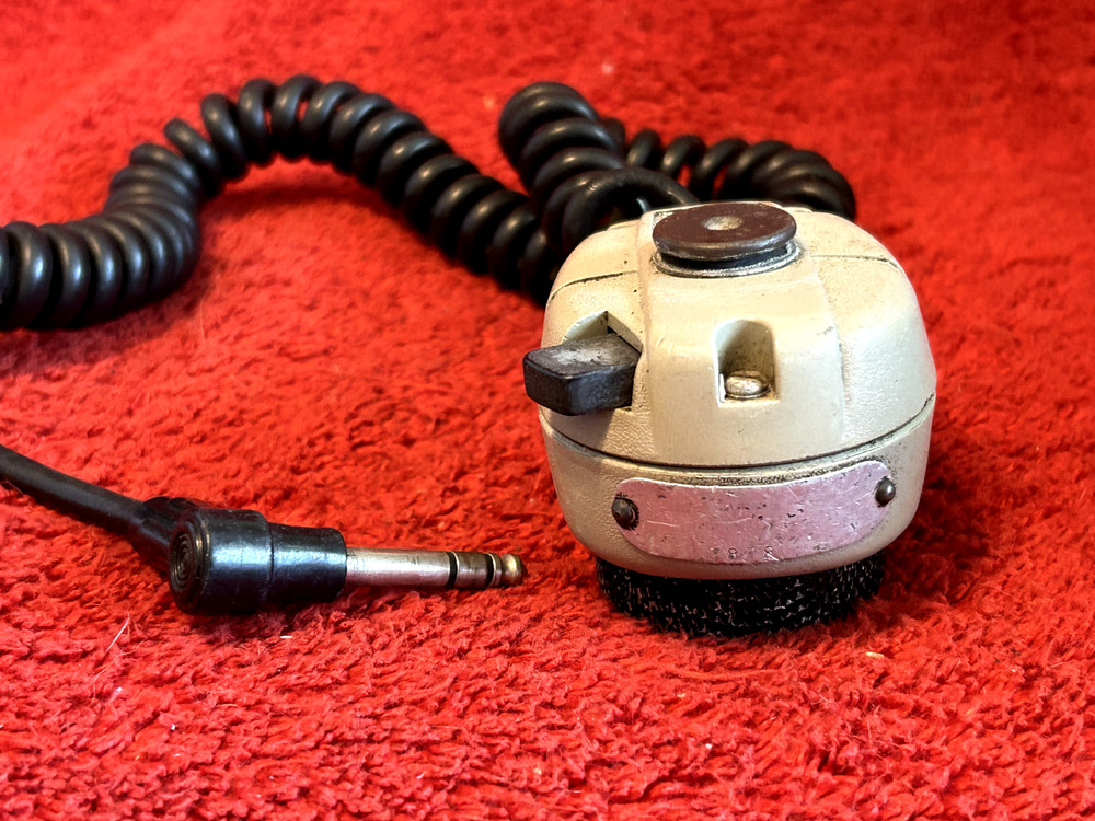 NARCO M700B DYNAMIC HANDHELD MICROPHONE