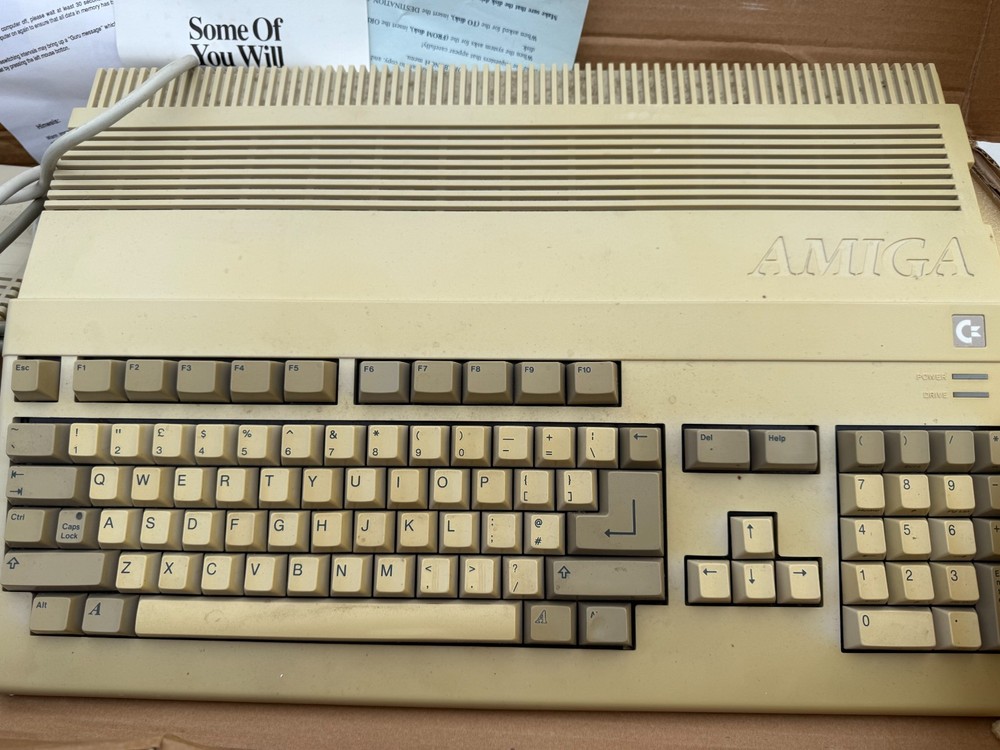 COMMODORE AMIGA 500 COMPUTER BOXED