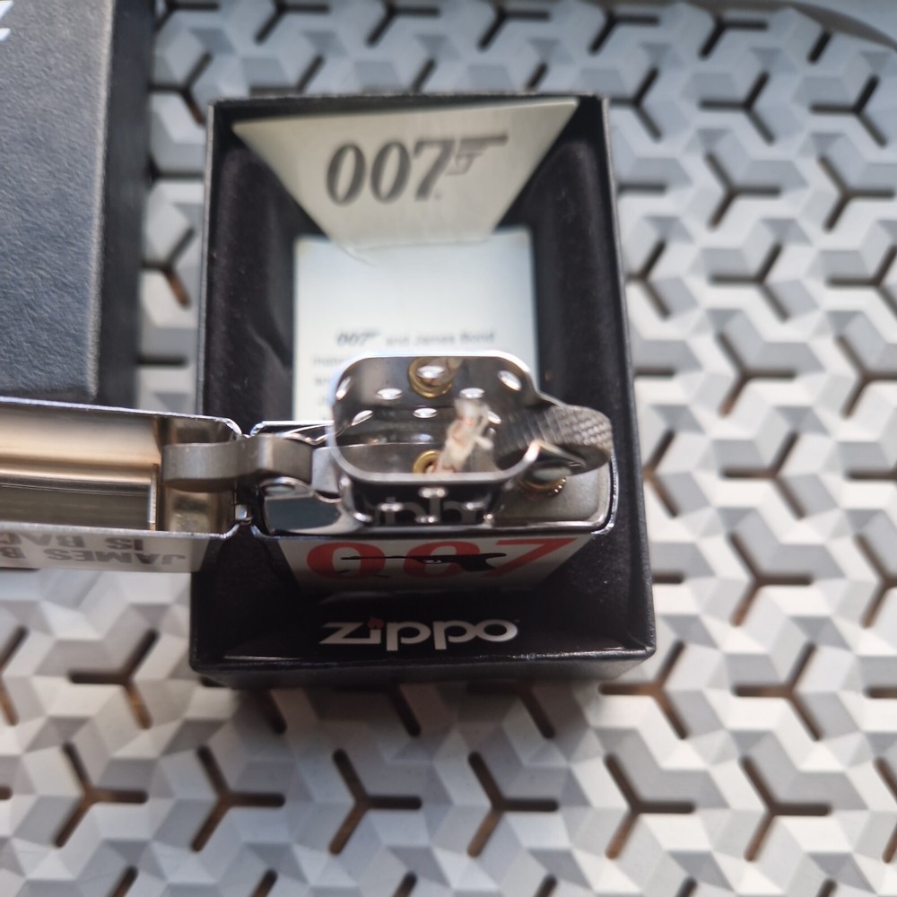 29563 Zippo James Bond