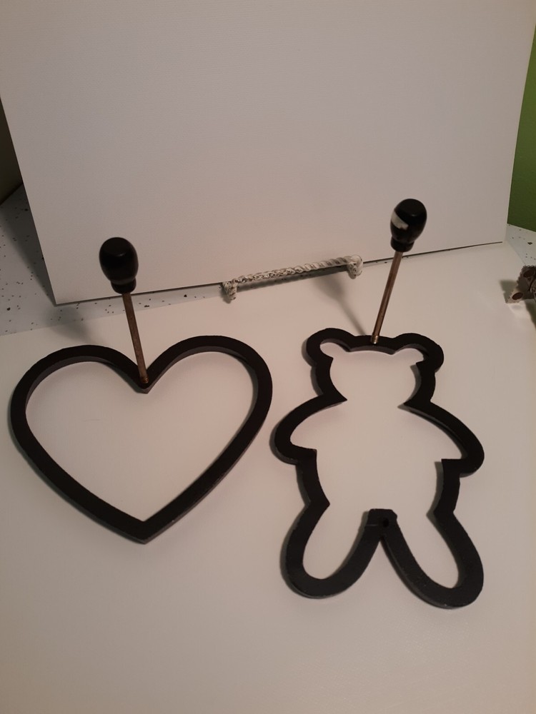 2 Pancake egg shapes bear heart With Handles