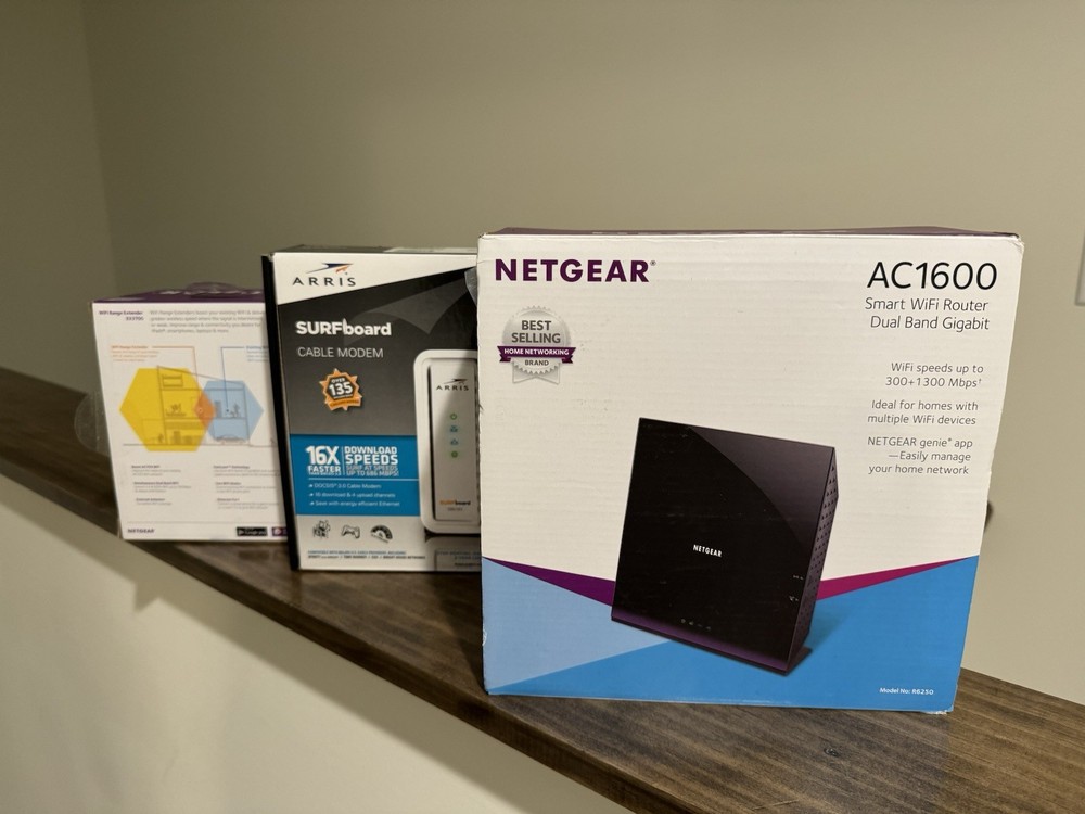 Router, Modem, Extender Bundle. Arris. Netgear