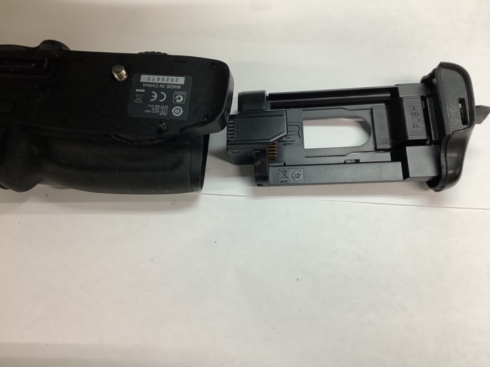 Nikon MB-D14 Multi Battery Power Pack for D600, D610