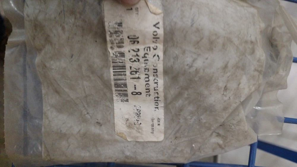 VOLVO  062132618 SPRING