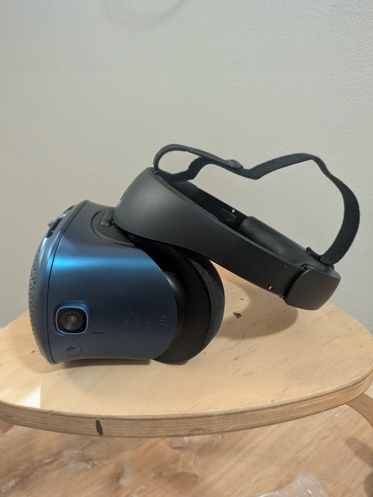 HTC Vive Cosmos PC VR, Virtual reality Headset Only