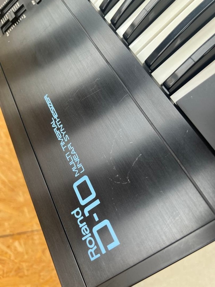 ROLAND D-10 MIDI MULTI TIMBRAL LINEAR SYNTHESIZER 61-Key 9 Multitimbres