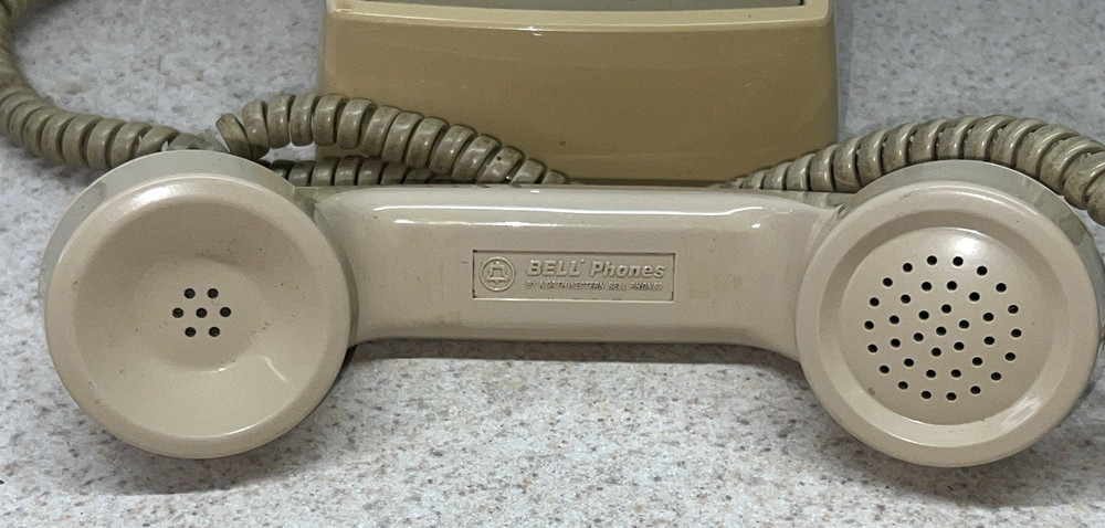 Vintage Bell Phones Model Basic 2-21550 Push Button Desk Phone UNTESTED