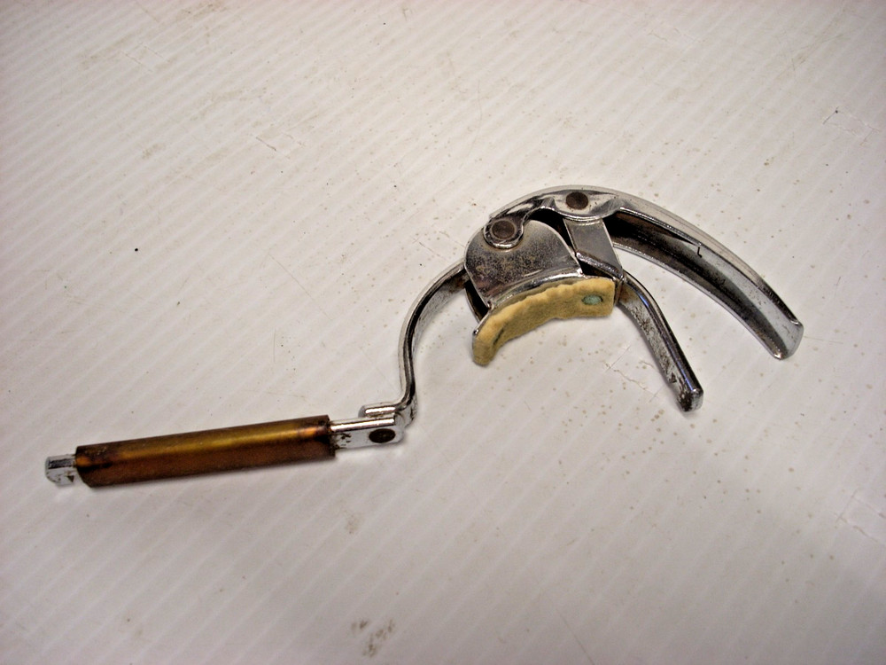 Hamilton KB19A spring lever guitar capo