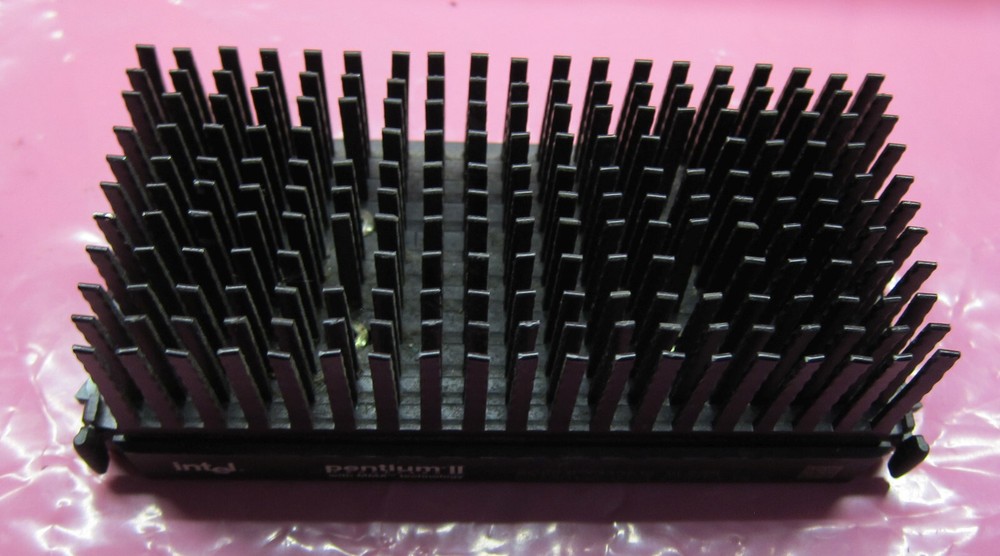 Genuine Intel Pentium II SL2S5 333MHz Slot 1 CPU PROCESSOR