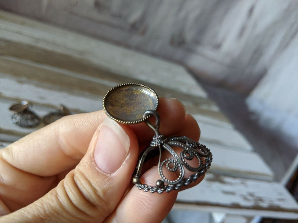 Vintage filigree buttons? Set six