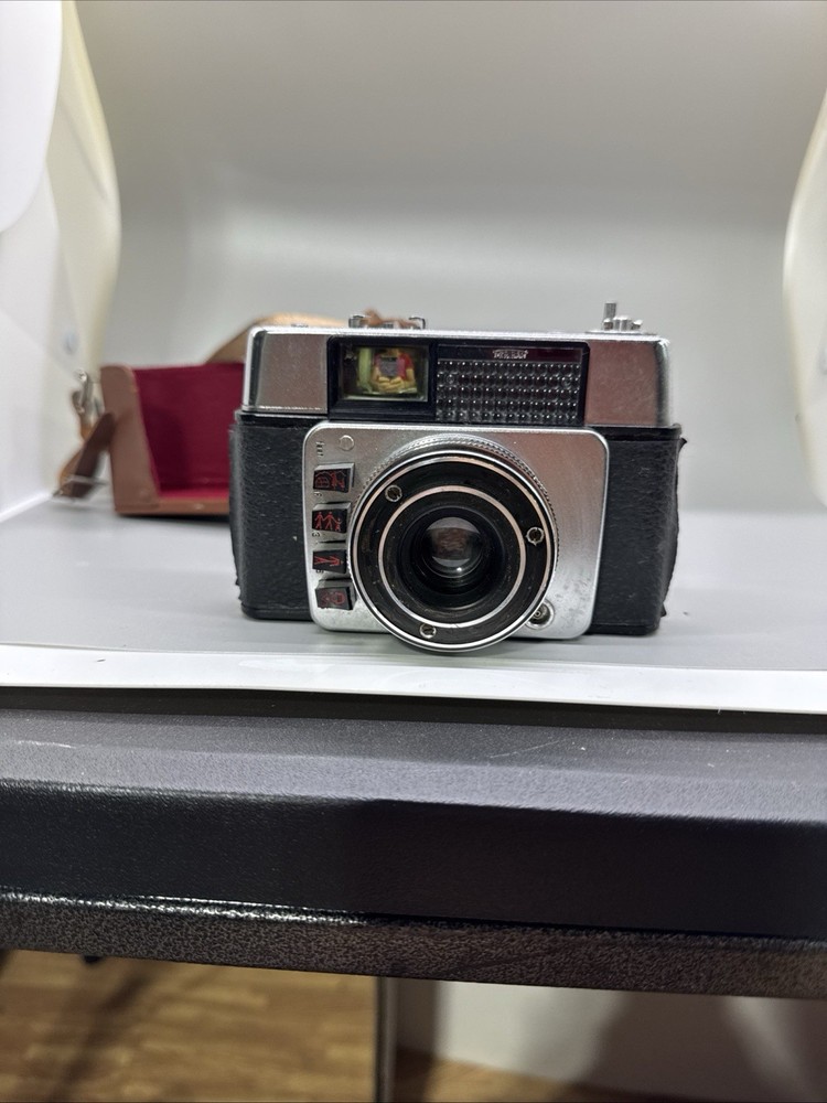 Vintage Bertram Camera with case untested