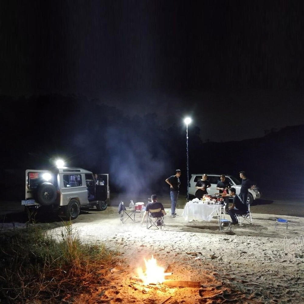Telescoping LED Camping Light Tripod