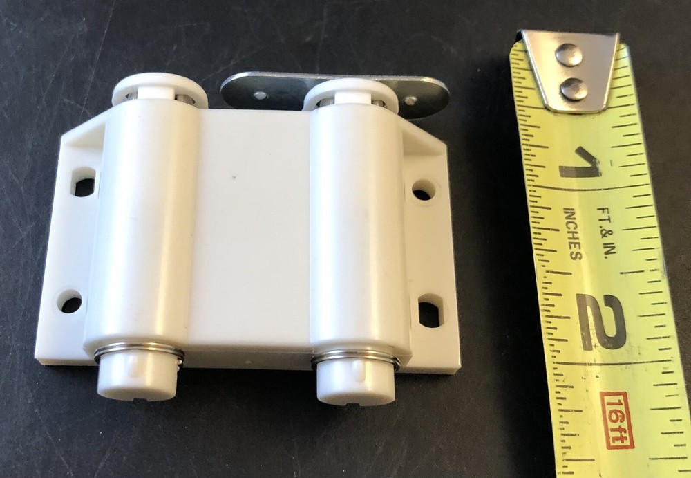 Double Magnetic Push Latch Cabinet Catch Touch To Open - White (1 Unit) VG1