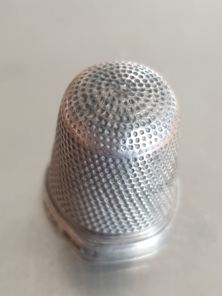 Antique Solid Silver Thimble 3.9g Hallmarked Birmingham 1892 S&C Read Descripti