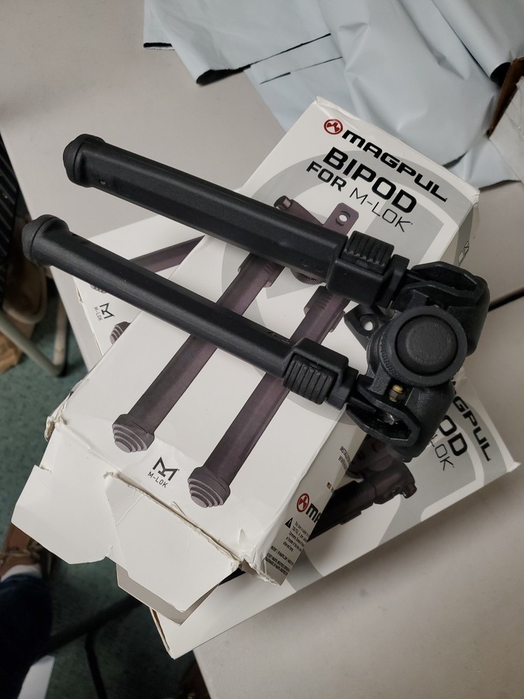 Magpul MAG933-BLK Adjustable Bipod M-LOK Polymer - Black
