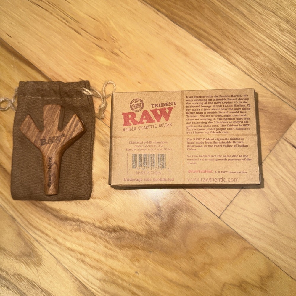 RAW Trident Wooden Cigarette Holder
