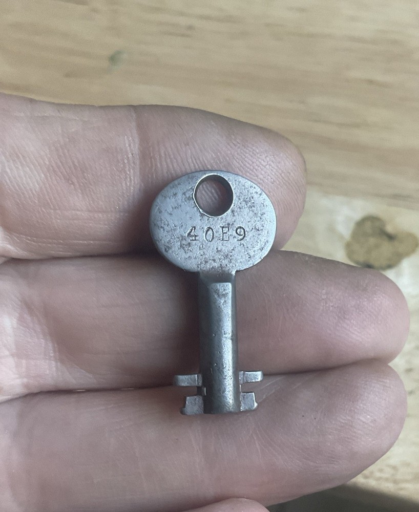 Vintage Eagle Lock Double Bit Hollow Barrel Key # 40E9