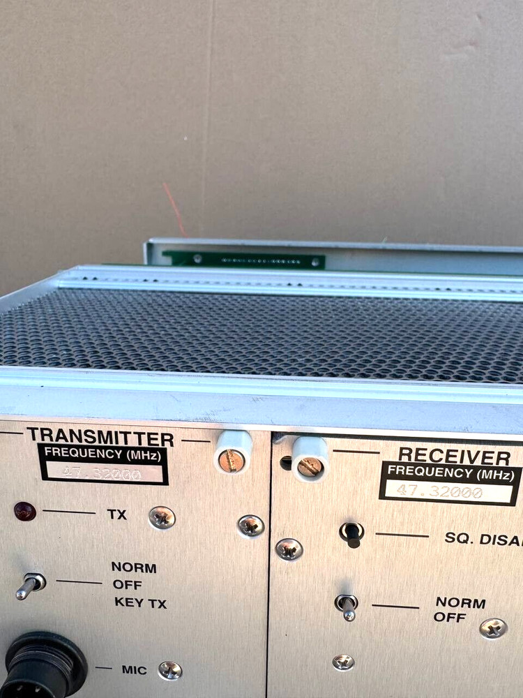 Daniels Electronics Low Band Radio Transmitter Receiver