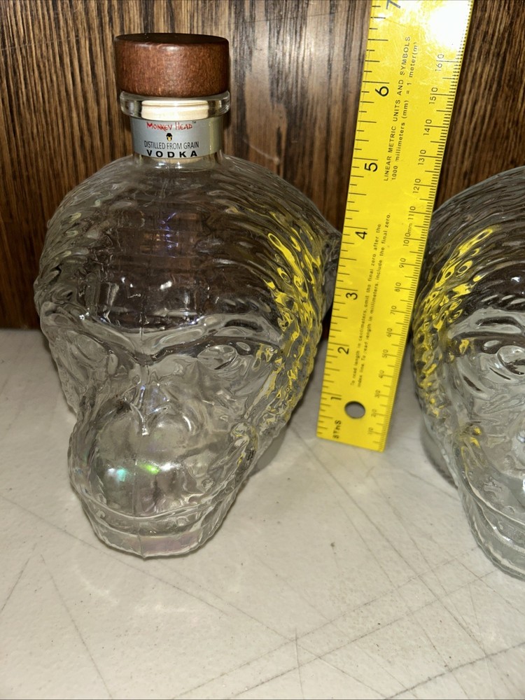 x1 - Monkey Head Vodka (Empty) Glass Bottle Gorilla Head Decanter Decoration