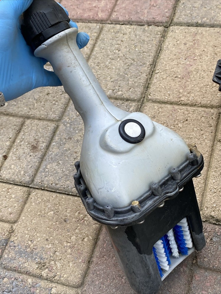 MTECH TEAT SCRUBBER PREP SYSTEM FOR PARTS / NOT WORKING