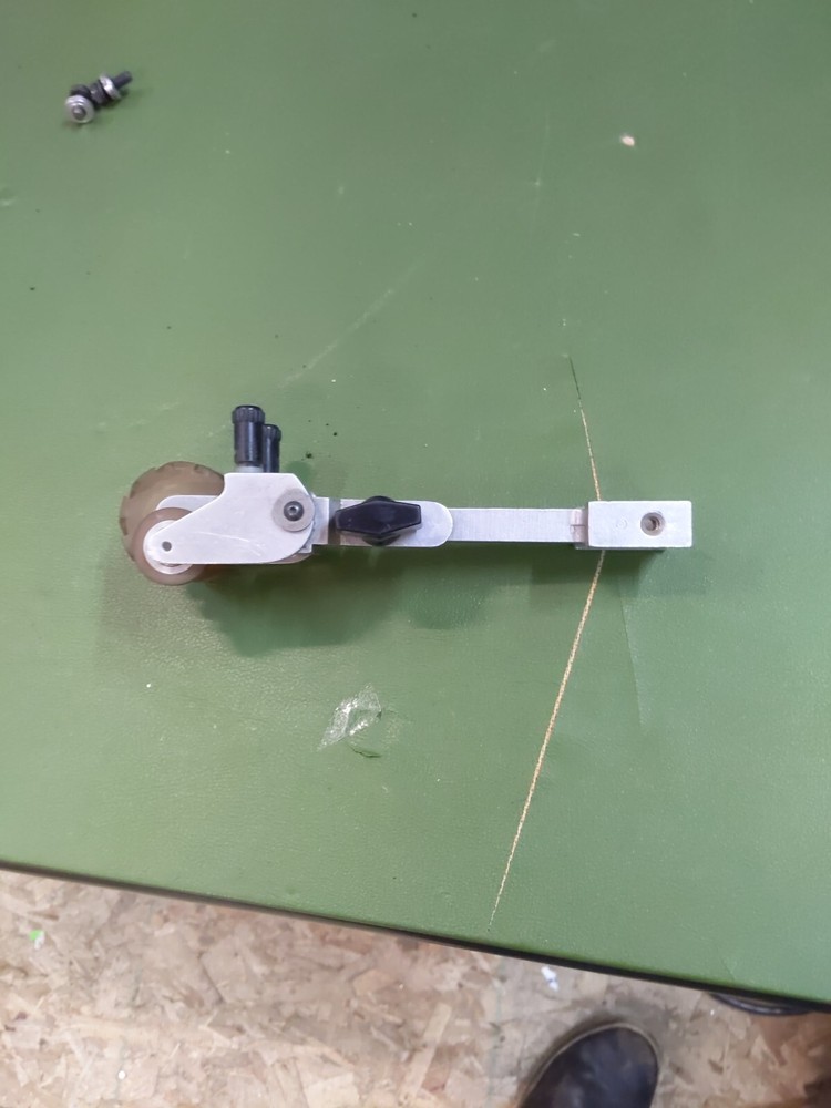 Dynabrade 11486 Dynabelter Belt Sander & Accessories *TESTED/WORKING*