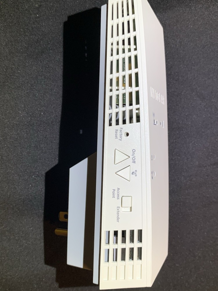 Netgear AC1900 Wireless WiFi Mesh Range Extender EX6400v2