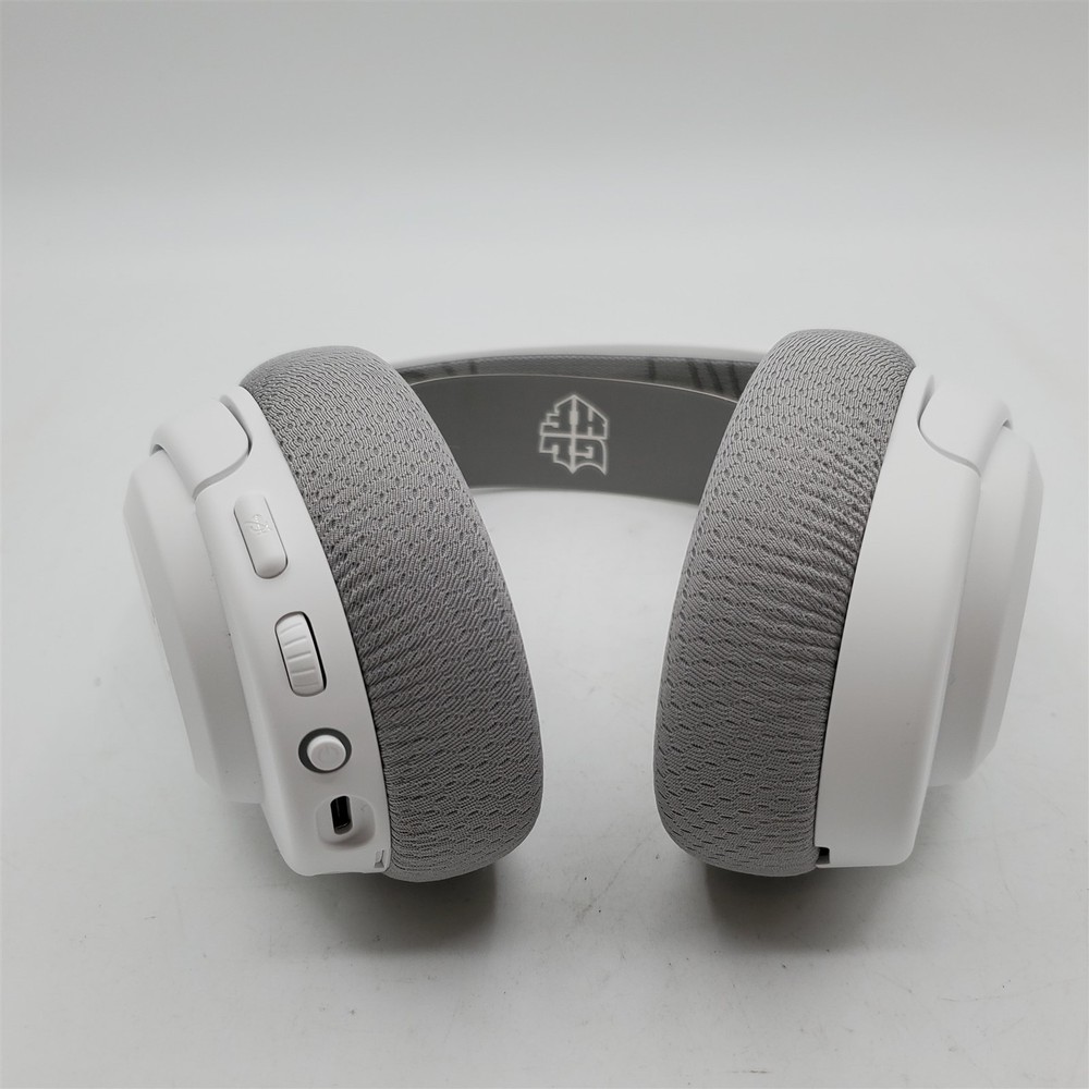 SteelSeries Arctis Nova 3X Wireless Multi-Platform Gaming Headset — White