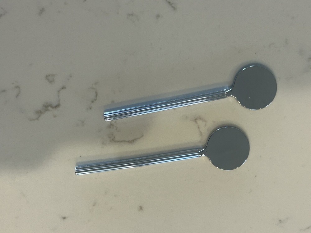 2Pc La Prairie Makeup Spatula or Applicator tool