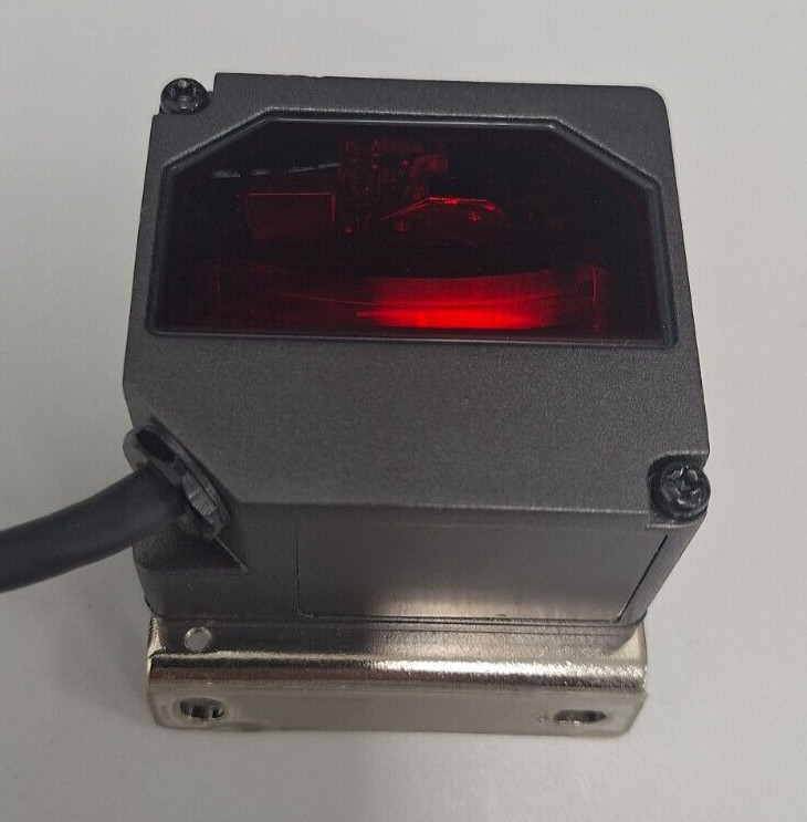 KEYENCE BL-780 Long-range laser barcode reader