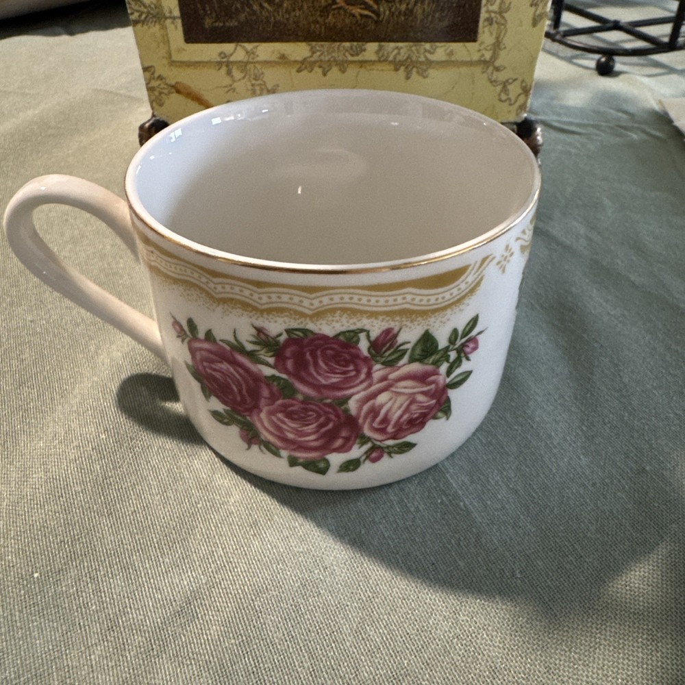 Fabreware Sydney Roses #4092 - Item Count 8