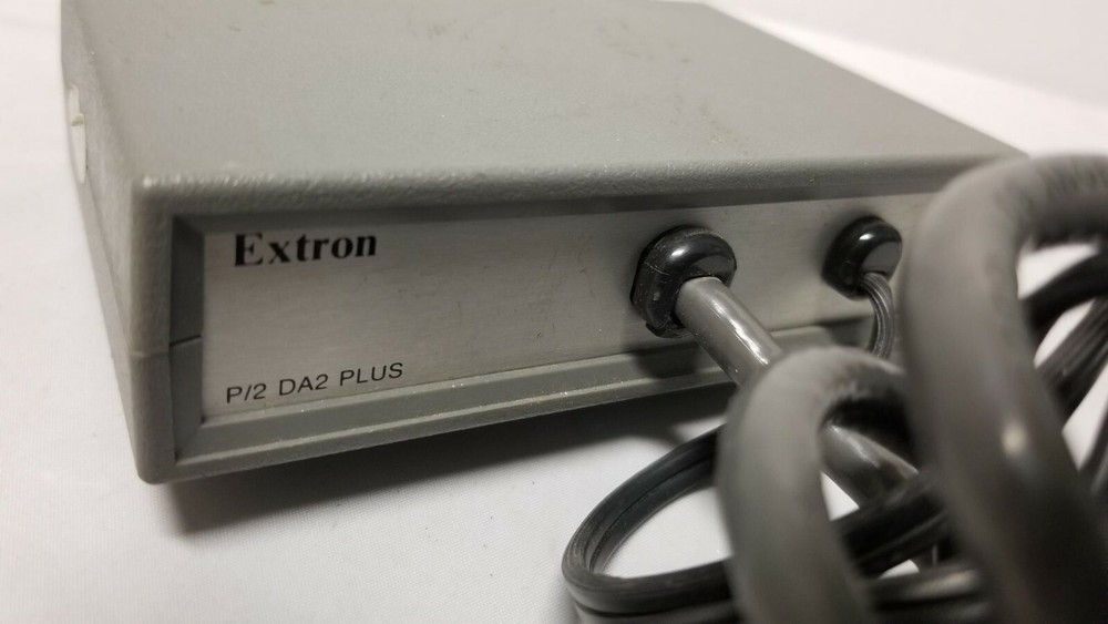 EXTRON P/2 DA2 PLUS VGA DISTRIBUTION AMPLIFIER with cable and power adapter