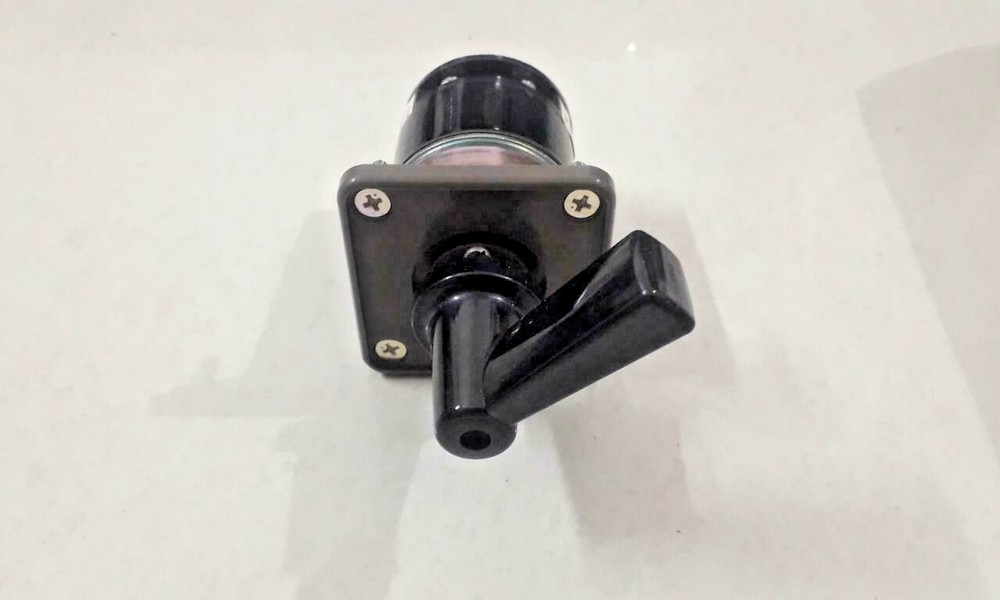 IDEC UCQ-129-L12-P1B SWITCH NEW