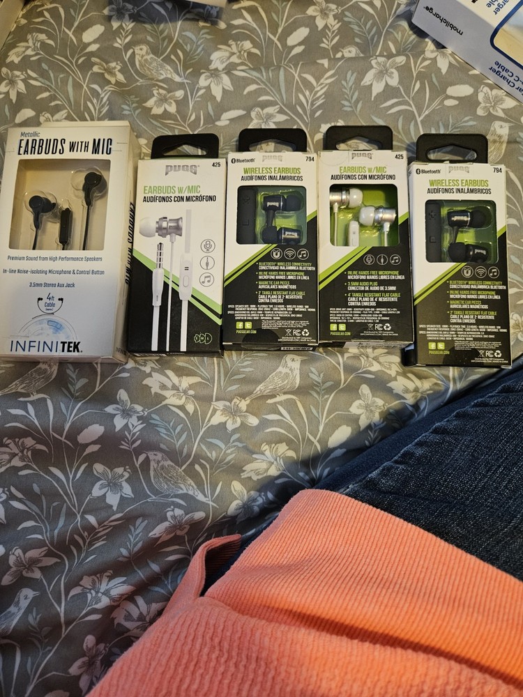 Cordzilla USB Cables Mixed Lot Bluetooth Earbuds Mic