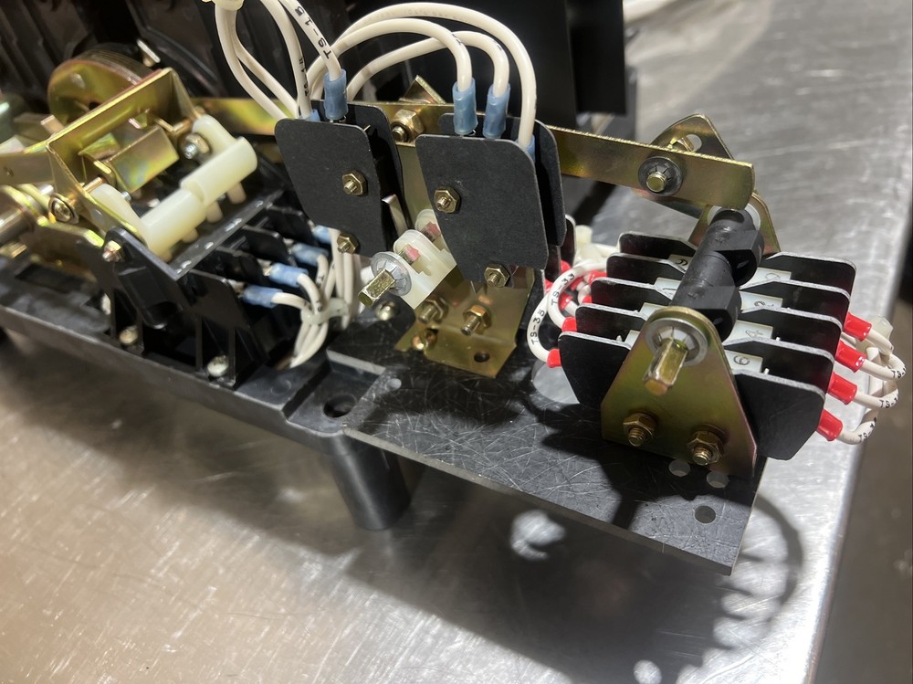 ASCO AUTOMATIC TRANSFER SWITCH Cat No E07ATSC30260N5XC Nos Surplus. Fresh Pull