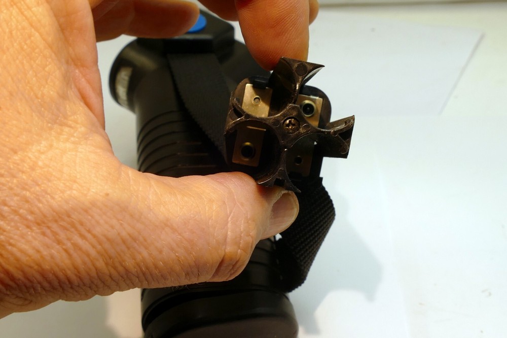 Vivitar Quick Release Pistol Grip missing cable