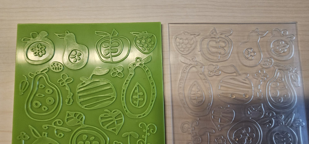 Cricut Cuttlebug Repositionable Set – Fruit Punch Embossing Plates