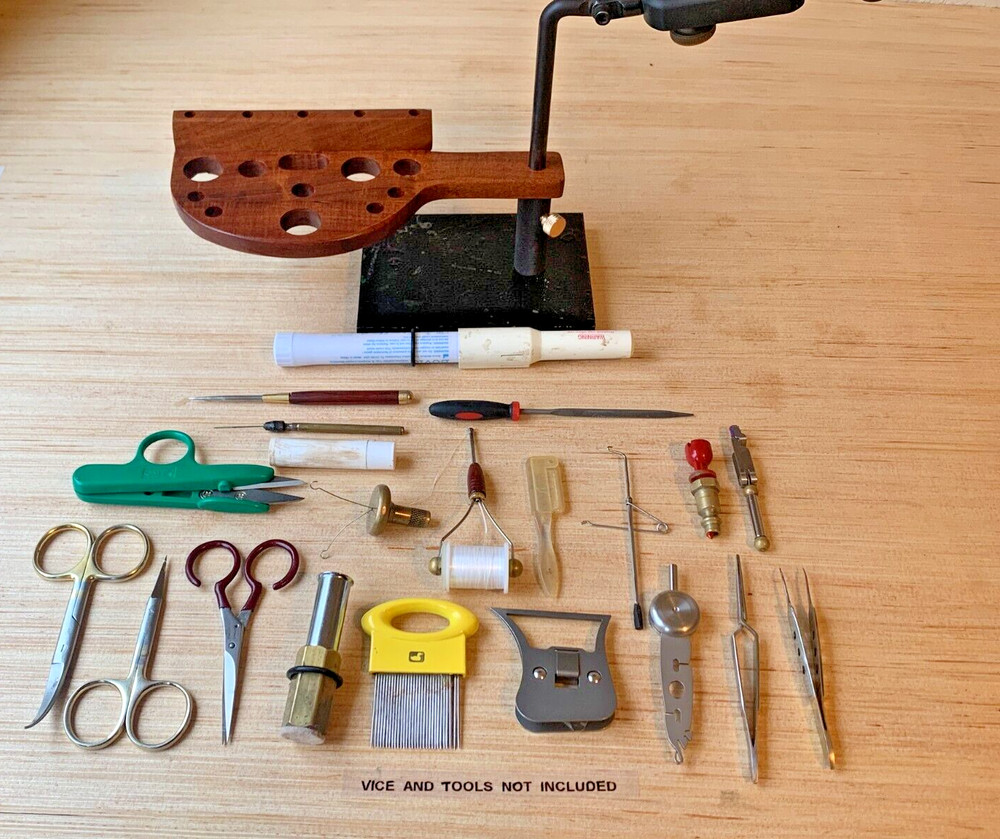 WADE'S FLY-TYING TOOL CADDY