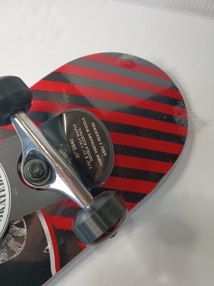 Darkstar Skateboard DS40 Complete Skateboard