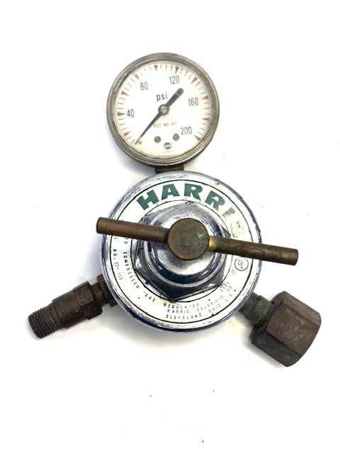 HARRIS, COMPRESSED GAS REGULATOR, MODEL NO. 25-100
